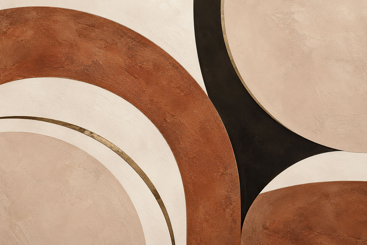 Terra Arc abstracte terracotta wanddecoratie met kleitinten, nude, donkerbruin en goud.